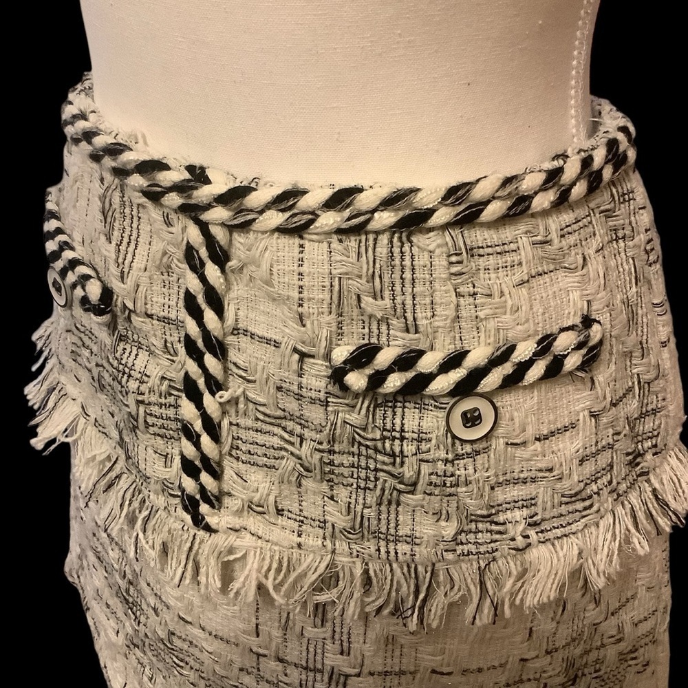 LUNA BLACK & WHITE WITH GOLD METALLIC FIBRES / PLAID/ TWEED MINI SKIRT/ Size M - Picture 4 of 10